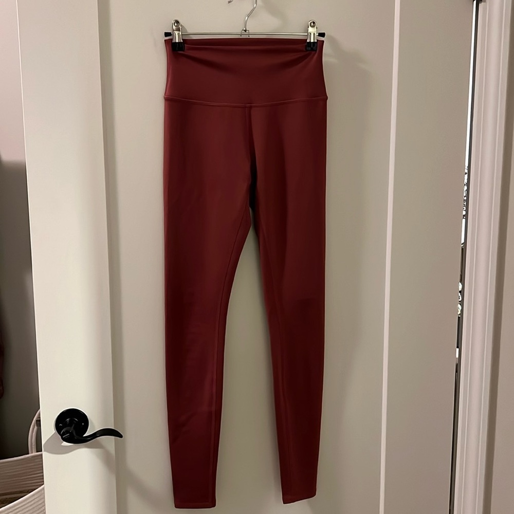 ALO Yoga High-Waist Leggings in Red/Dark Pink
